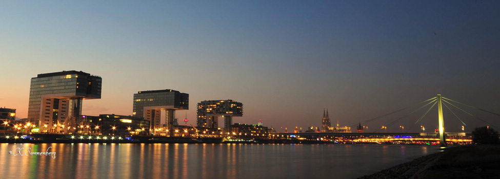 Kranhäuser Köln mit Dom im Hintergrund