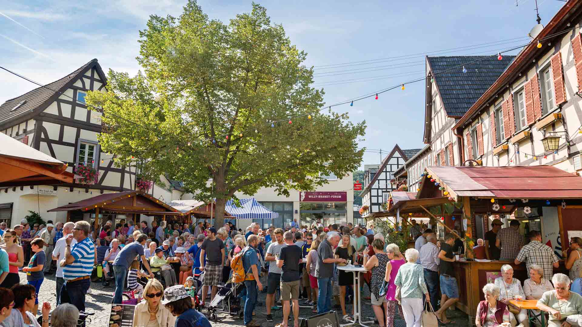 Weinfest auf dem Willy Brandt Platz